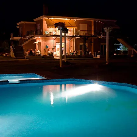 Kiki's Place Aparthotel Nikiti (Sithonia)