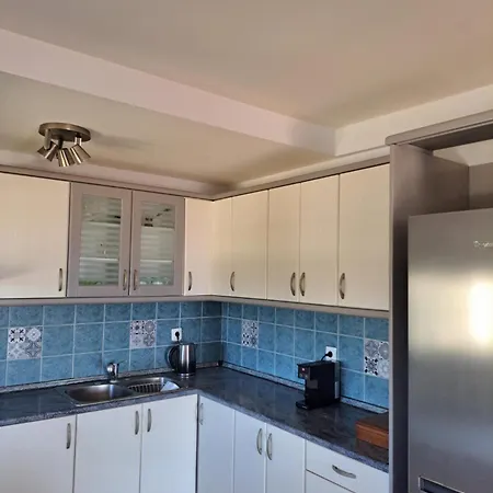 Kiki's Place 4*