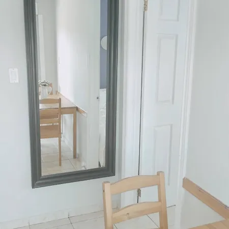 Kiki's Place 4*