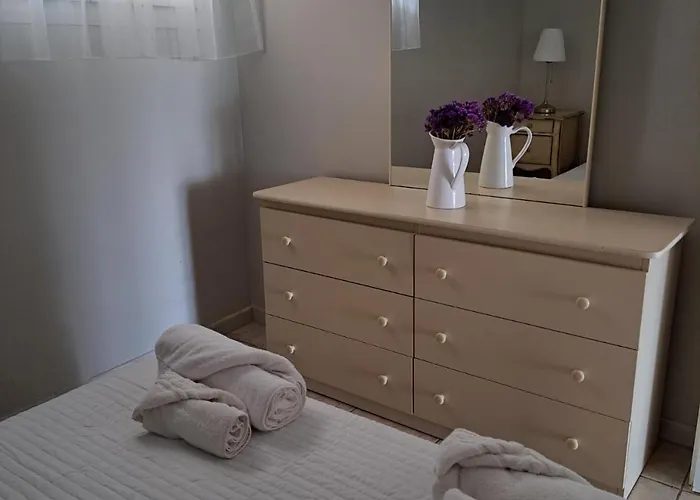 Kiki's Place Apartahotel 4*