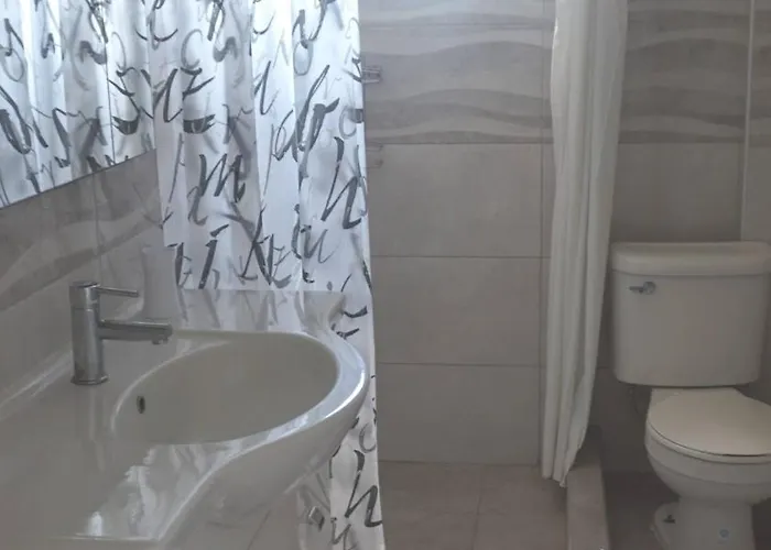 Kiki's Place Apartahotel 4*