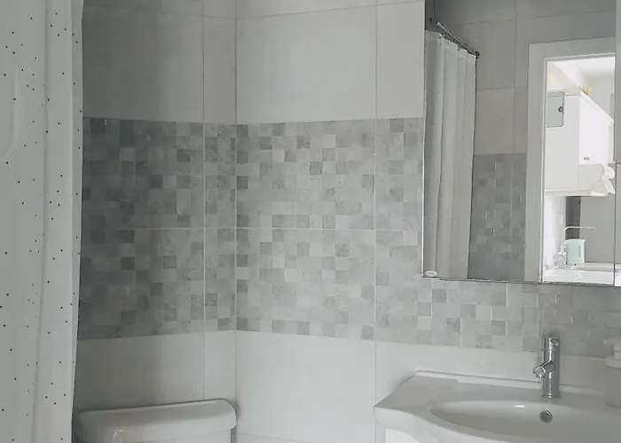 Kiki's Place 4*