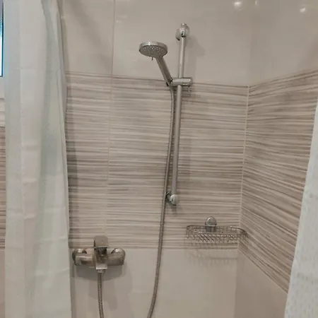 Kiki's Place ניקיטי