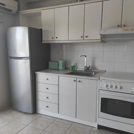 Kiki's Place מלון דירות 4*