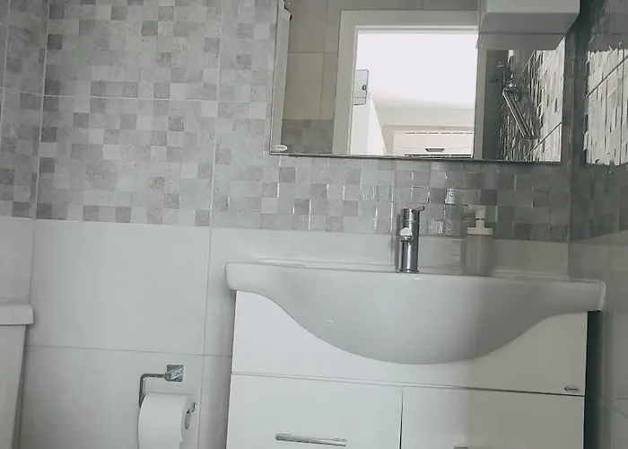 Kiki's Place 4* 尼基季